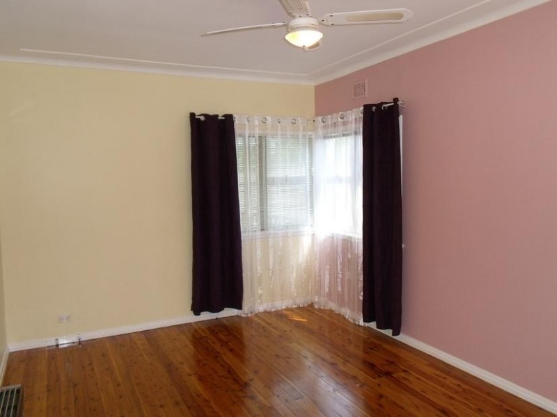 32 MERYLL AVENUE, Baulkham Hills NSW 2153