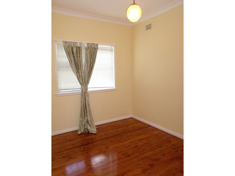 32 MERYLL AVENUE, Baulkham Hills NSW 2153