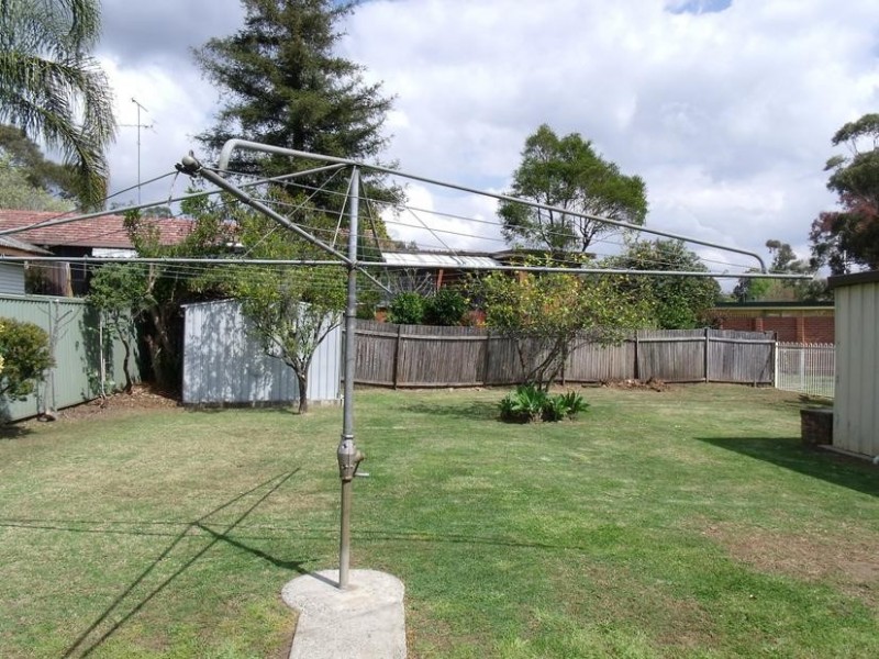 32 MERYLL AVENUE, Baulkham Hills NSW 2153