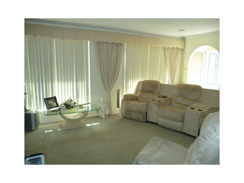 63 AMPHITHEATRE CIRCUIT, Baulkham Hills NSW 2153