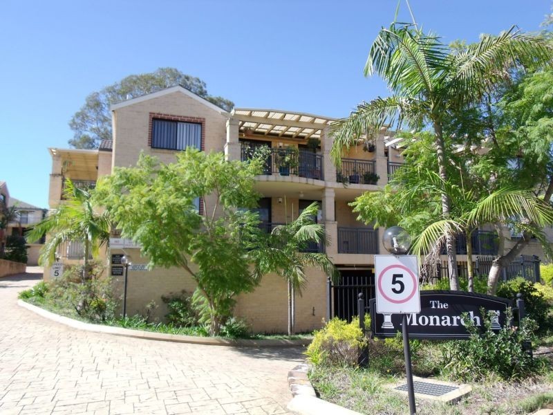 32/56-64 Dobson Crescent, Baulkham Hills NSW 2153