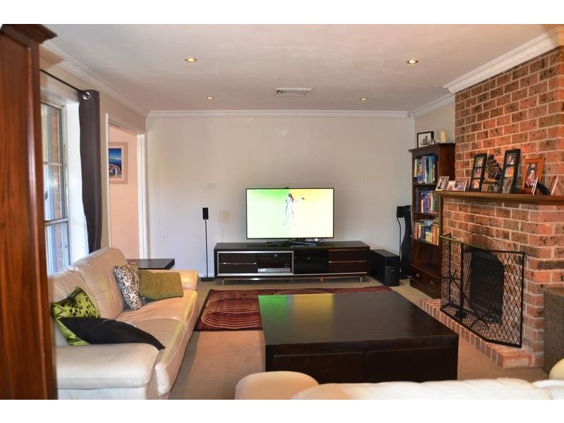 5 WHITEHAVEN PLACE, Castle Hill NSW 2154