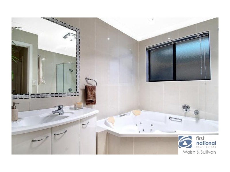 20 LOMOND CRESCENT, Winston Hills NSW 2153