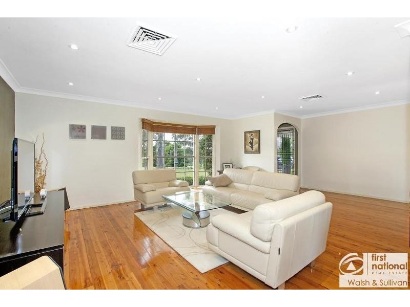 4 Buckingham Road, Baulkham Hills NSW 2153