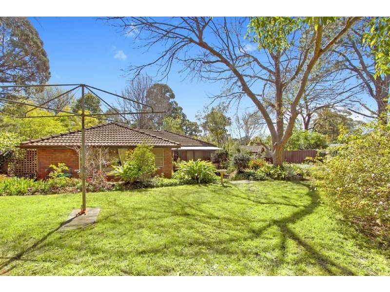 25 BAKER CRESCENT, Baulkham Hills NSW 2153