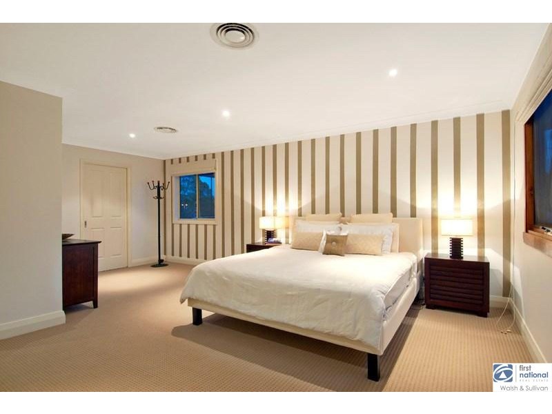 94 TAMBOURA AVENUE, Baulkham Hills NSW 2153