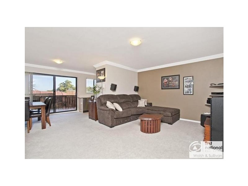 17/49 DOBSON CRESCENT, Baulkham Hills NSW 2153