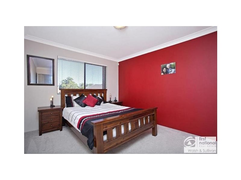 17/49 DOBSON CRESCENT, Baulkham Hills NSW 2153