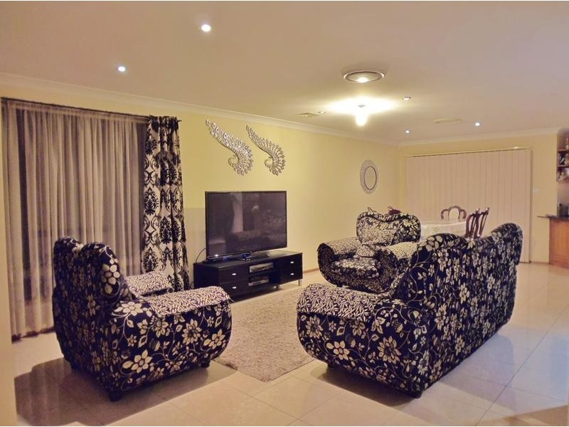 6 CURRENCY COURT, Winston Hills NSW 2153