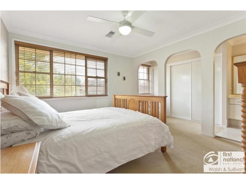 18 AMPHITHEATRE CIRCUIT, Baulkham Hills NSW 2153