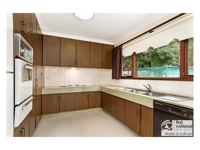 8 Drayton Ave, Castle Hill NSW 2154