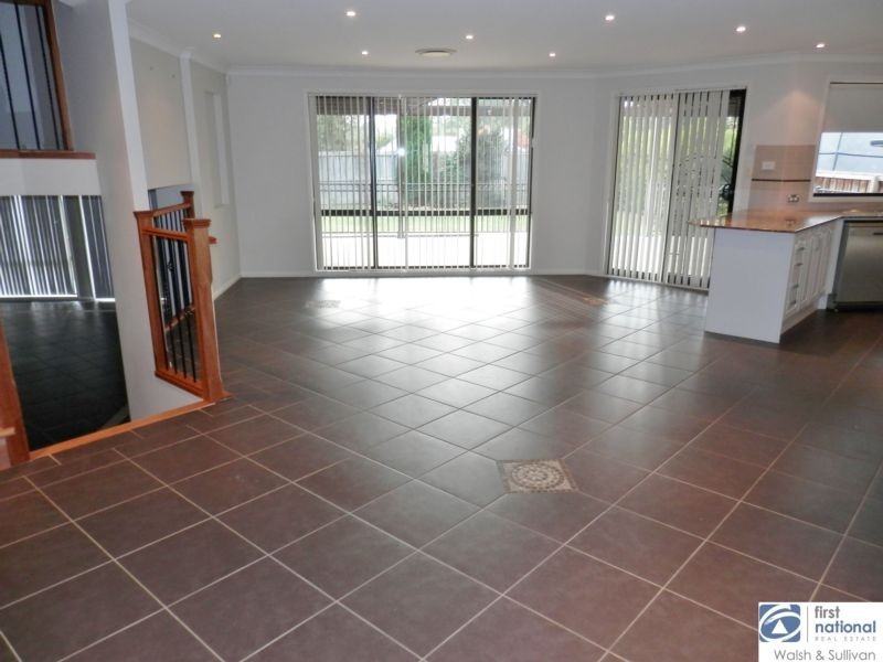 25 KENTWELL CRESCENT, Stanhope Gardens NSW 2768