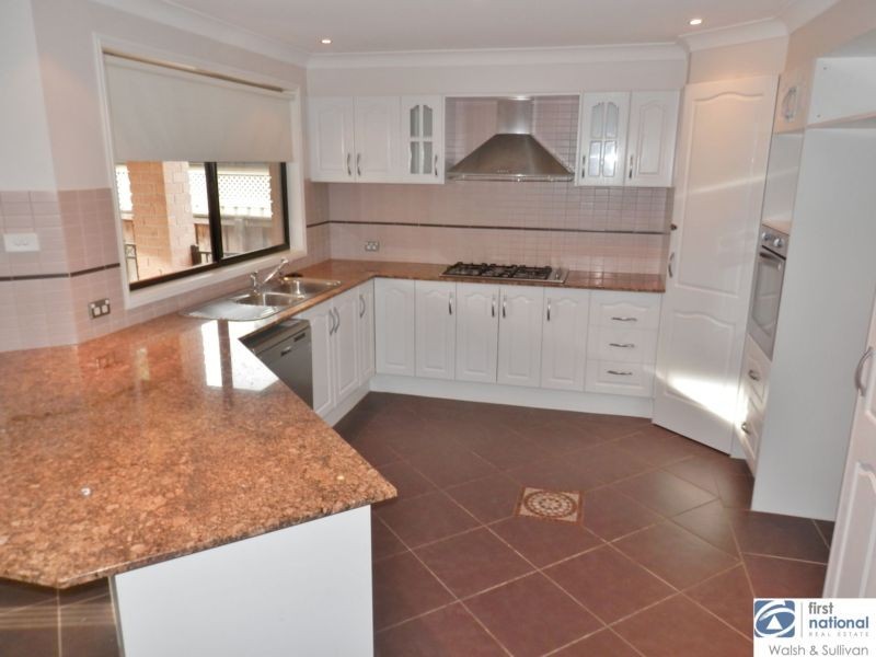 25 KENTWELL CRESCENT, Stanhope Gardens NSW 2768