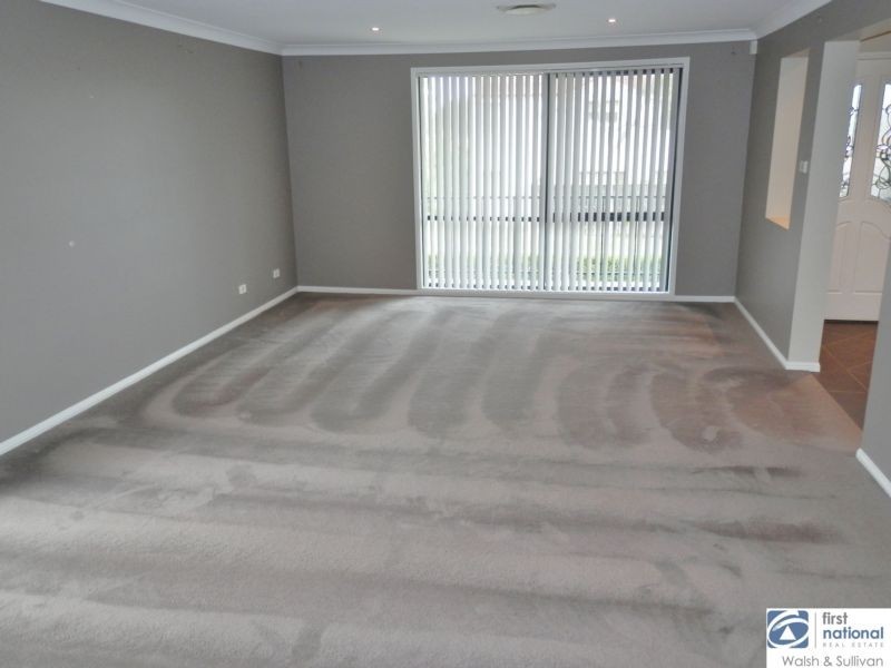 25 KENTWELL CRESCENT, Stanhope Gardens NSW 2768