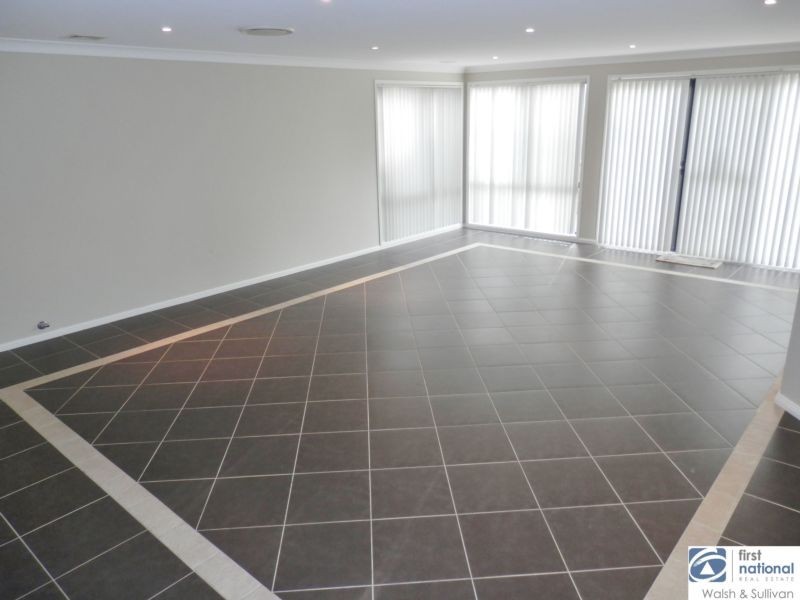 25 KENTWELL CRESCENT, Stanhope Gardens NSW 2768