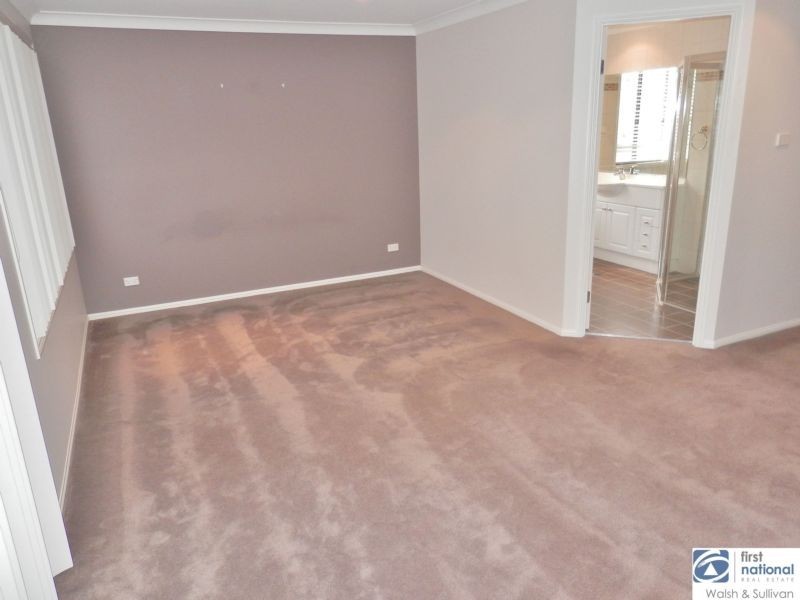 25 KENTWELL CRESCENT, Stanhope Gardens NSW 2768