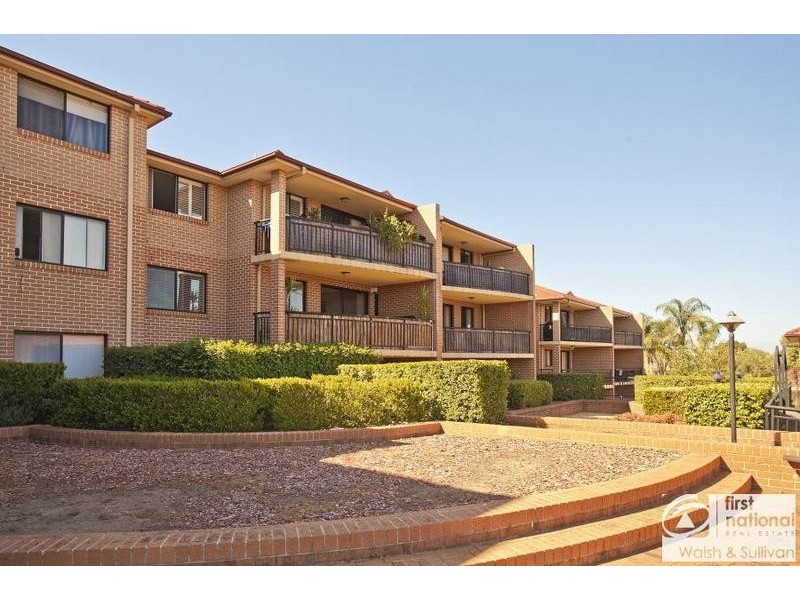 17/49 Dobson Crescent, Baulkham Hills NSW 2153