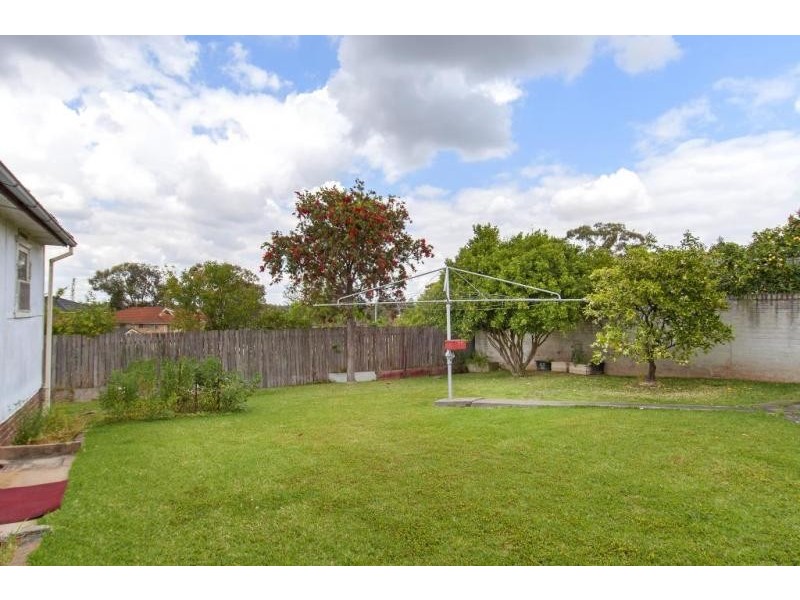 8 Hilltop Road, Merrylands NSW 2160