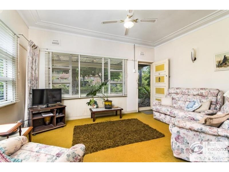 33 Oakland Ave, Baulkham Hills NSW 2153