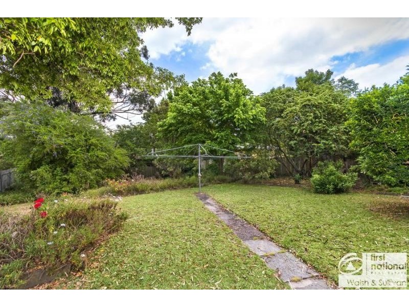 33 Oakland Ave, Baulkham Hills NSW 2153