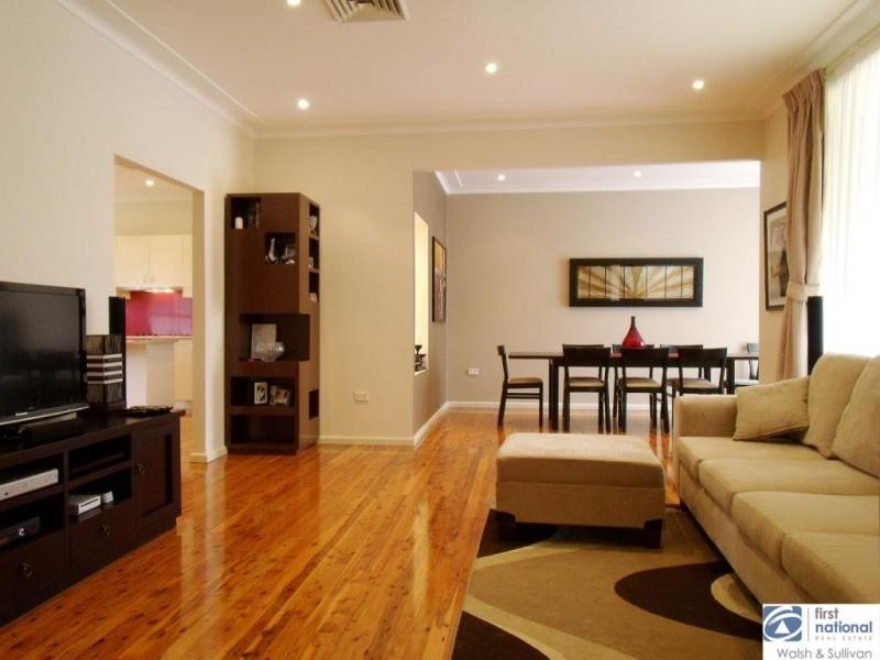 18 PALACE ROAD, Baulkham Hills NSW 2153