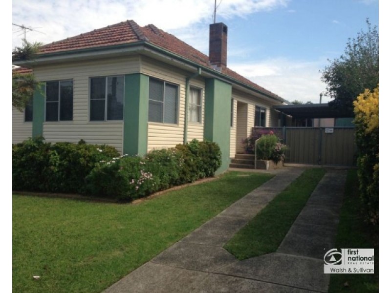 8 Binalong Road, Pendle Hill NSW 2145