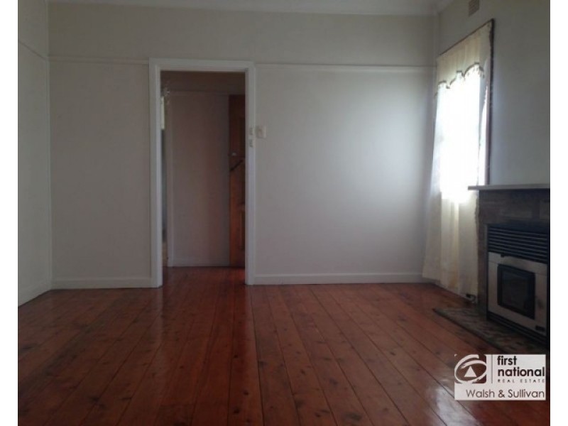 8 Binalong Road, Pendle Hill NSW 2145