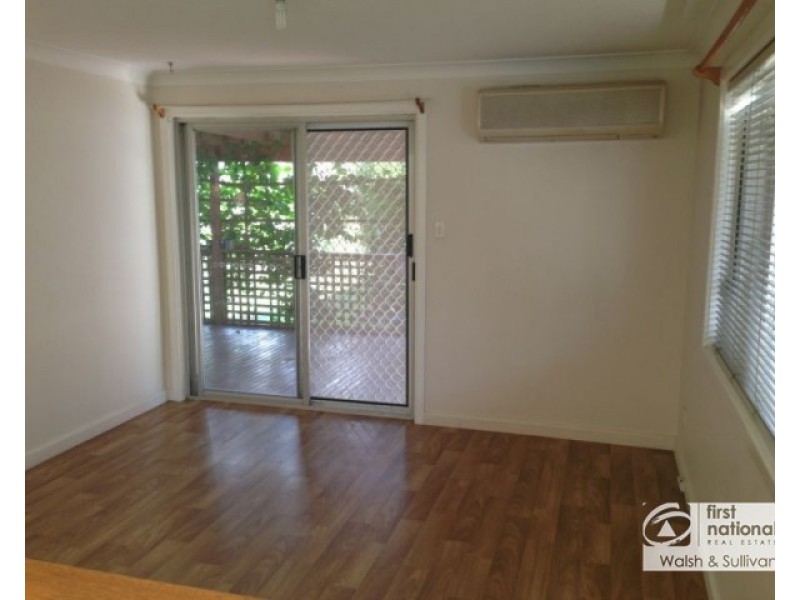 8 Binalong Road, Pendle Hill NSW 2145