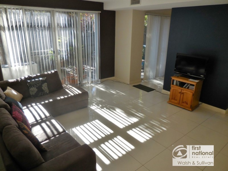 8/40 DOBSON CRESCENT, Baulkham Hills NSW 2153