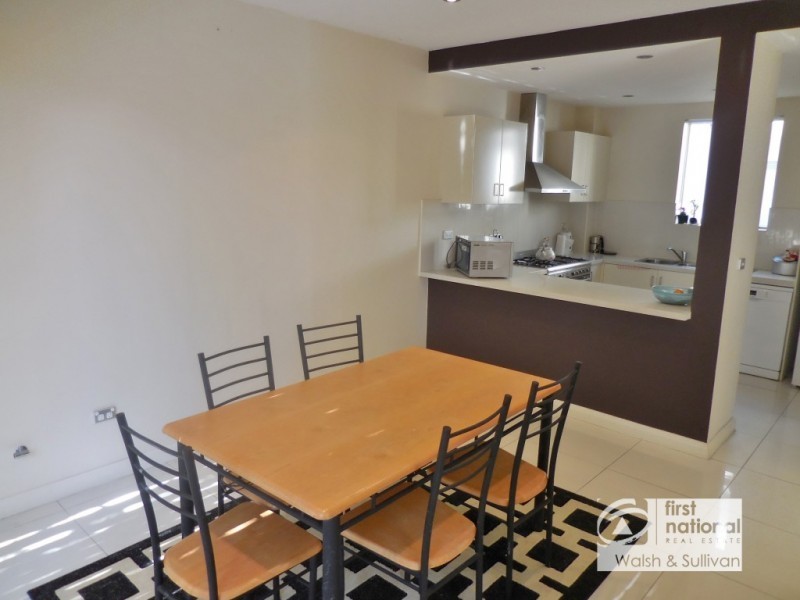 8/40 DOBSON CRESCENT, Baulkham Hills NSW 2153