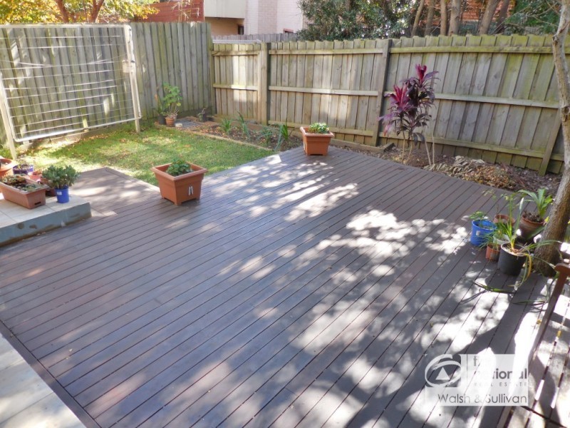 8/40 DOBSON CRESCENT, Baulkham Hills NSW 2153
