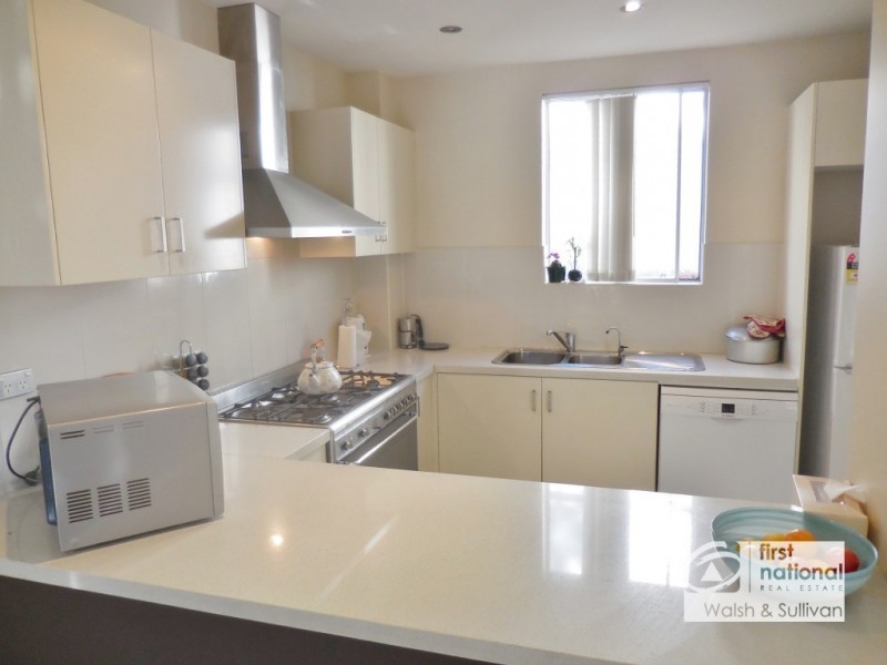 8/40 DOBSON CRESCENT, Baulkham Hills NSW 2153