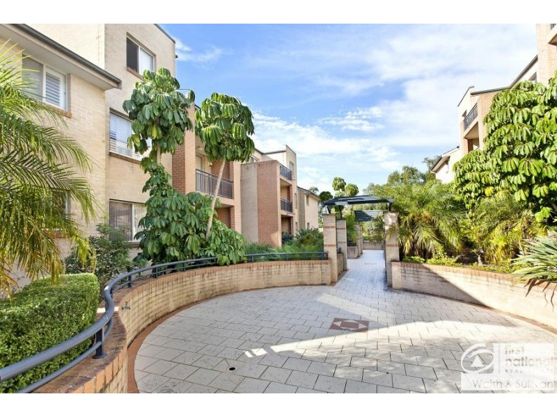 16/2 Conie Ave, Baulkham Hills NSW 2153