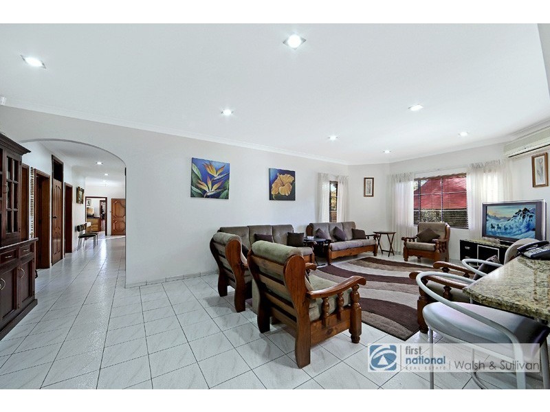 25 COOLOCK CRESCENT, Baulkham Hills NSW 2153