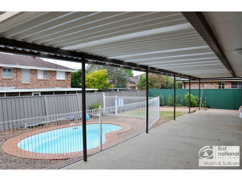 17 TARANA CRESCENT, Baulkham Hills NSW 2153