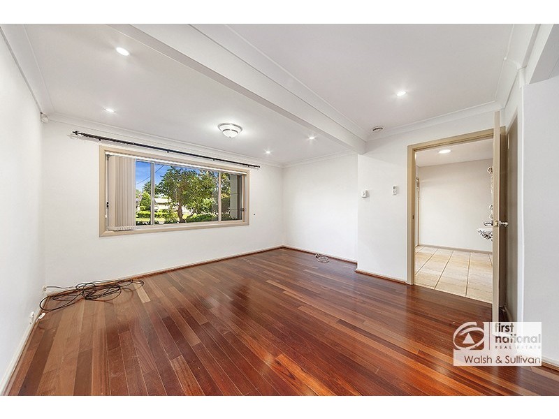 8 LAMBERT CRESCENT, Baulkham Hills NSW 2153
