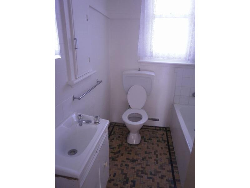 1/2 Thomas Street, Northmead NSW 2152