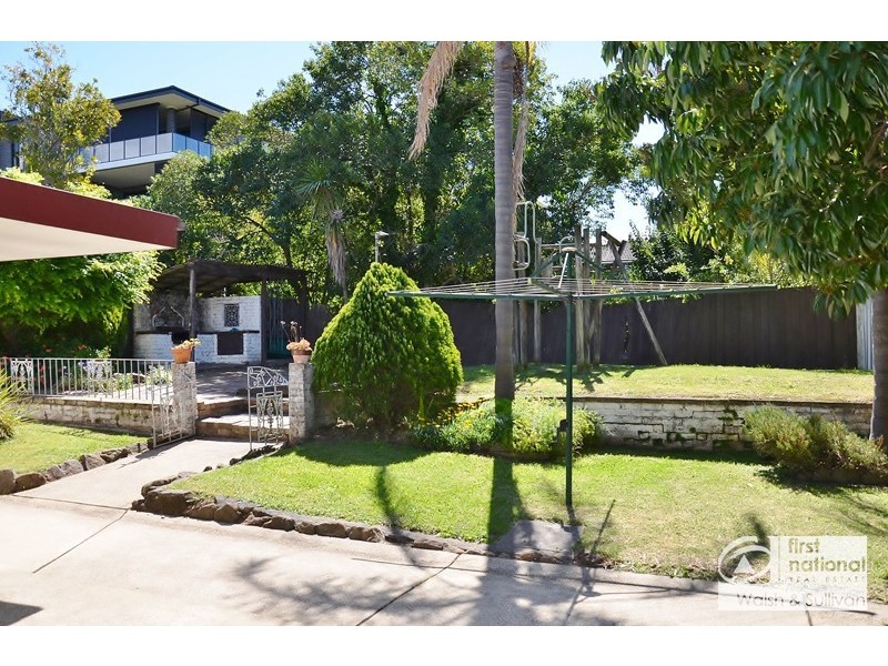 33 YATTENDEN CRESCENT, Baulkham Hills NSW 2153