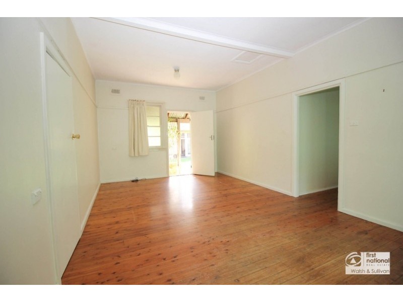 8 ENGLART PLACE, Baulkham Hills NSW 2153