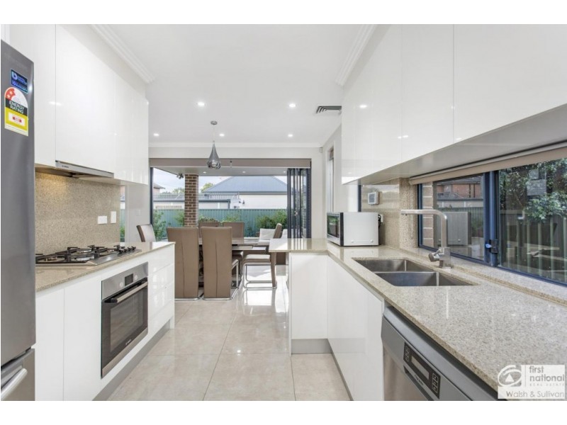 4 Vidilini Lane, Northmead NSW 2152