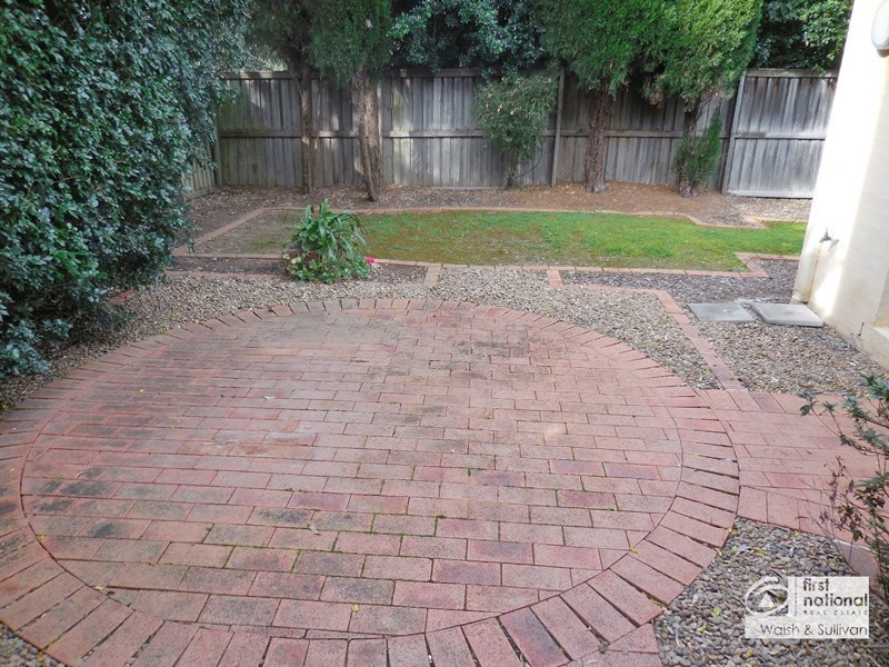 6 Arnold Janssen Drive, Beaumont Hills NSW 2155