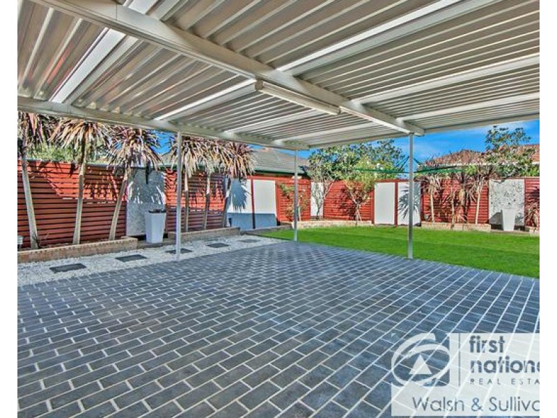 10 Gracelands Dr, Quakers Hill NSW 2763