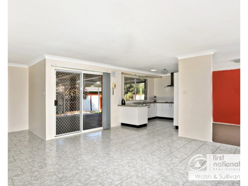 10 Gracelands Dr, Quakers Hill NSW 2763