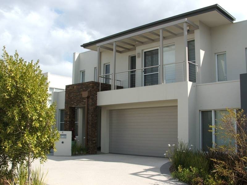 4 Waterstone Crescent, Bella Vista NSW 2153