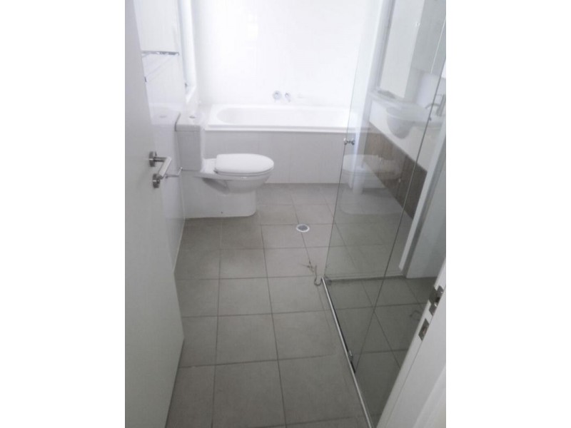 4 Waterstone Crescent, Bella Vista NSW 2153