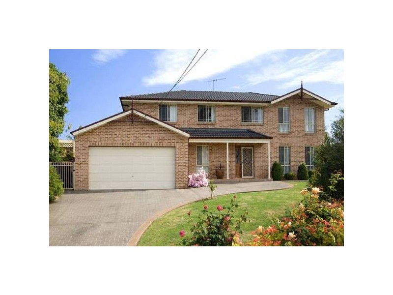 3 Lyn Place, Old Toongabbie NSW 2146