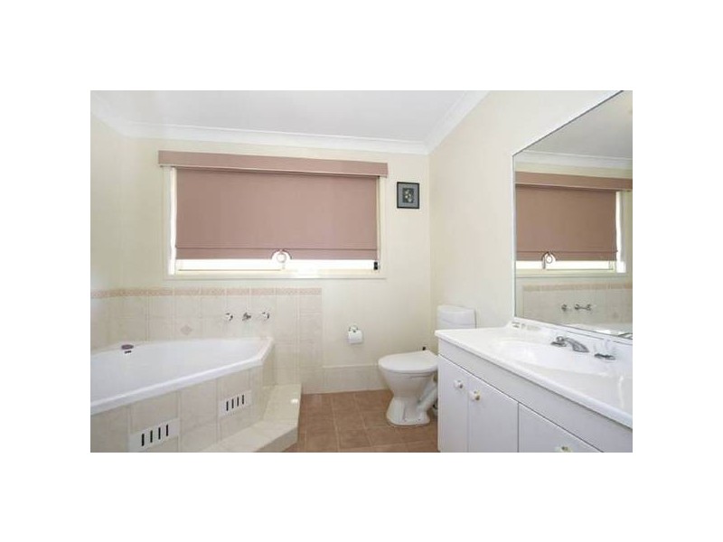 3 Lyn Place, Old Toongabbie NSW 2146