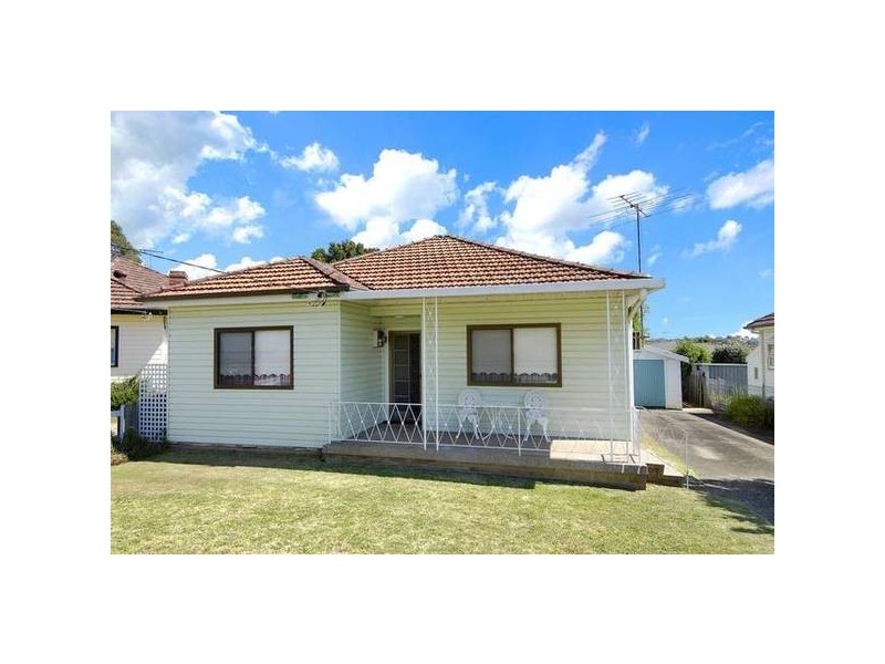 38 Hemsworth Ave, Northmead NSW 2152