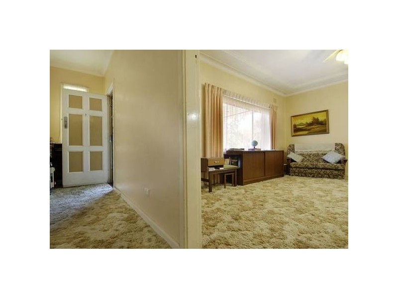 4 Betty Ave, Winston Hills NSW 2153