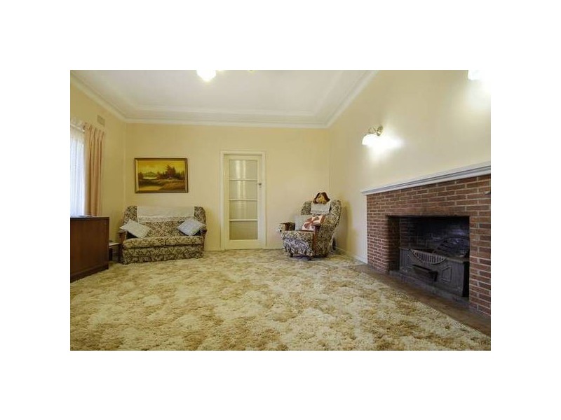 4 Betty Ave, Winston Hills NSW 2153